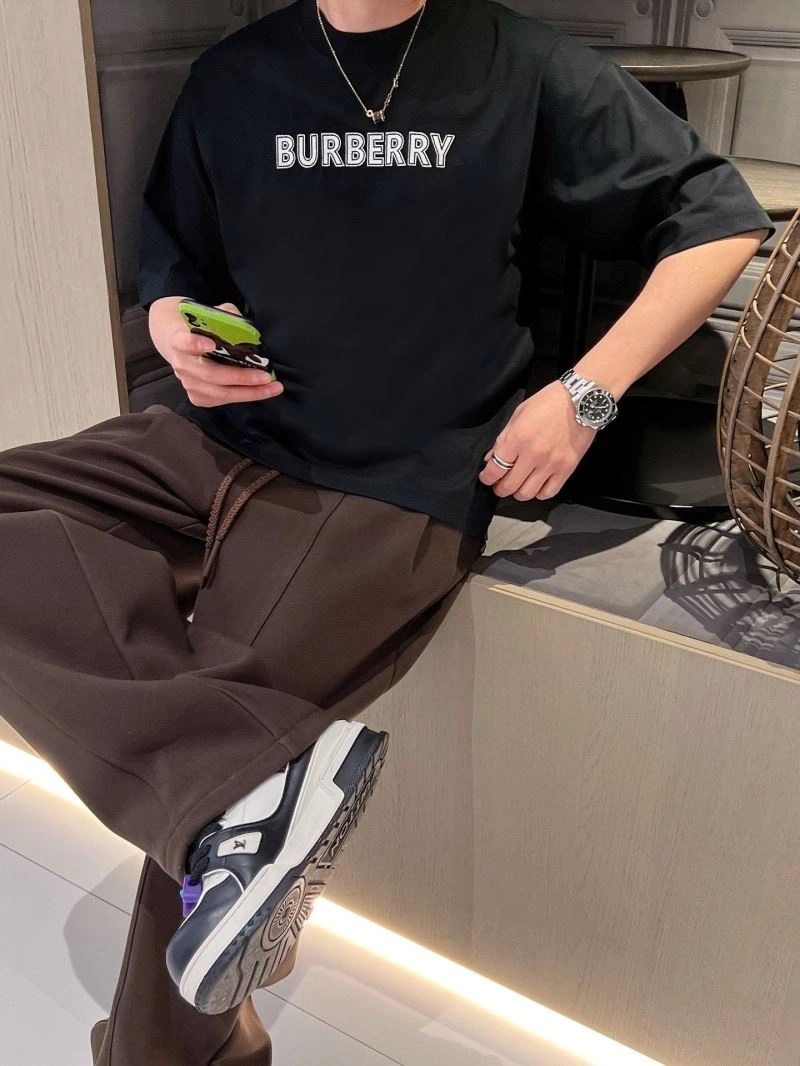 Burberry T-Shirts Sleek 100409