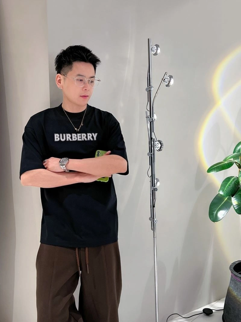 Burberry T-Shirts Sleek 100409