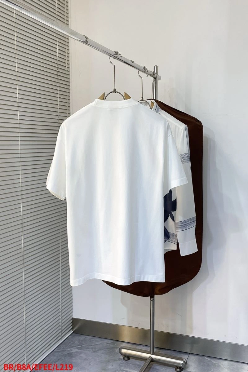 Burberry T-Shirts ComfortFit 100383