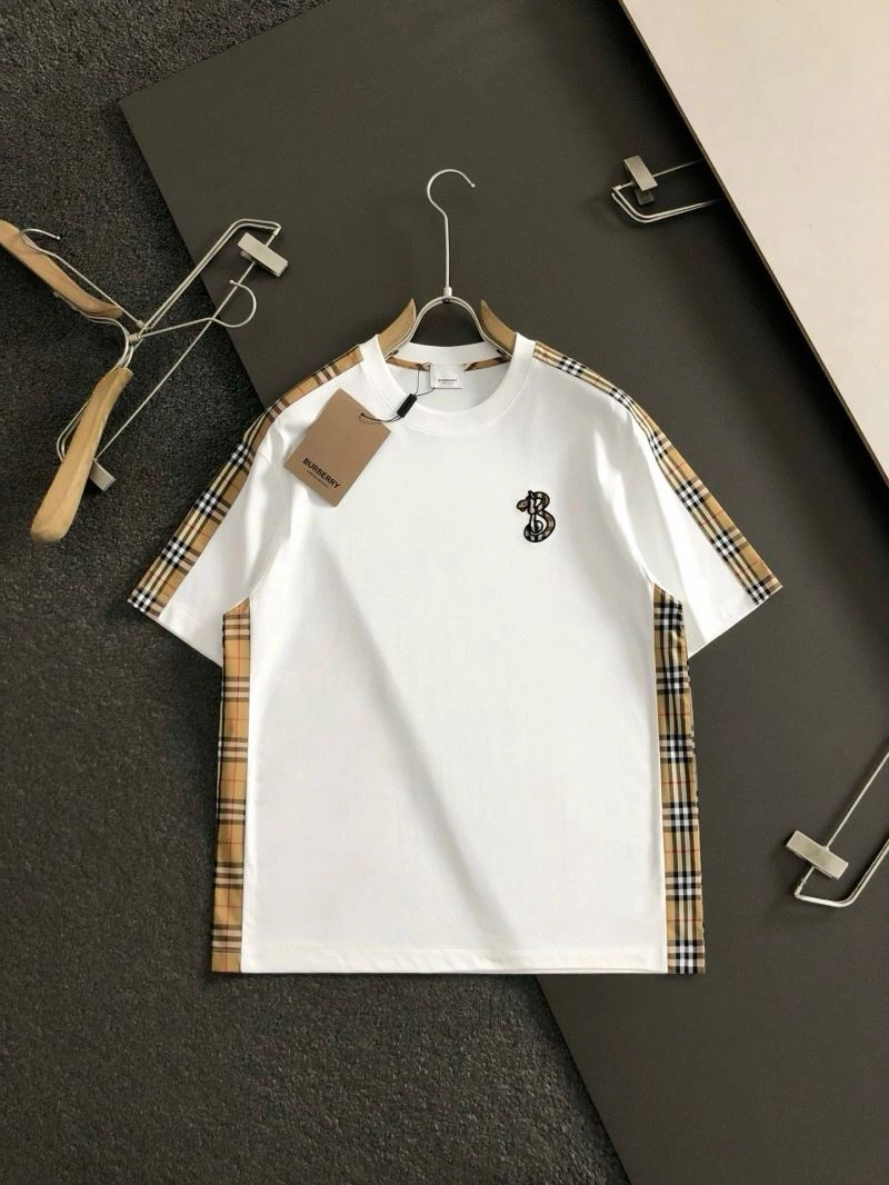 Compact Burberry T-Shirts 100345