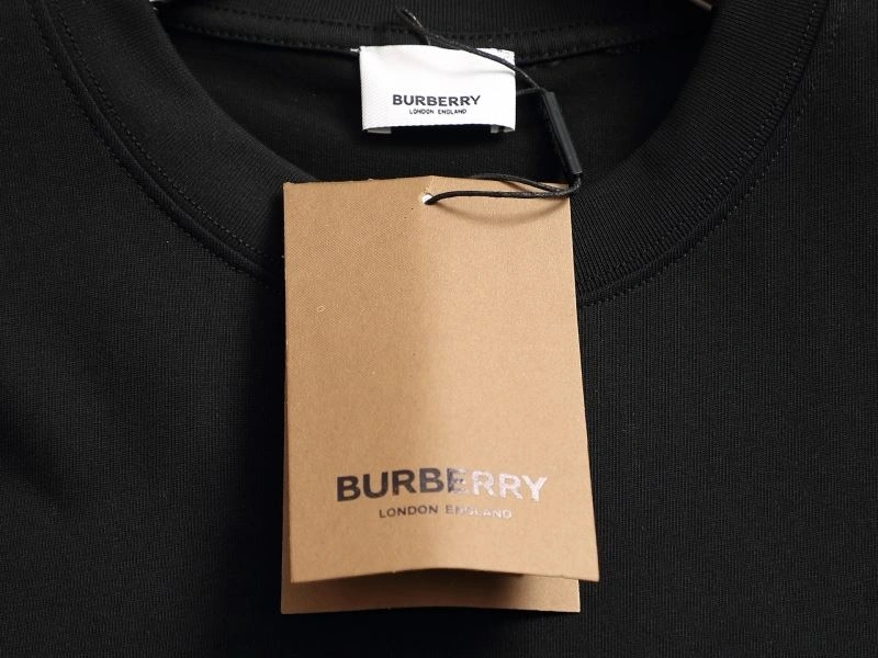 Burberry T-Shirts Unisex 100402