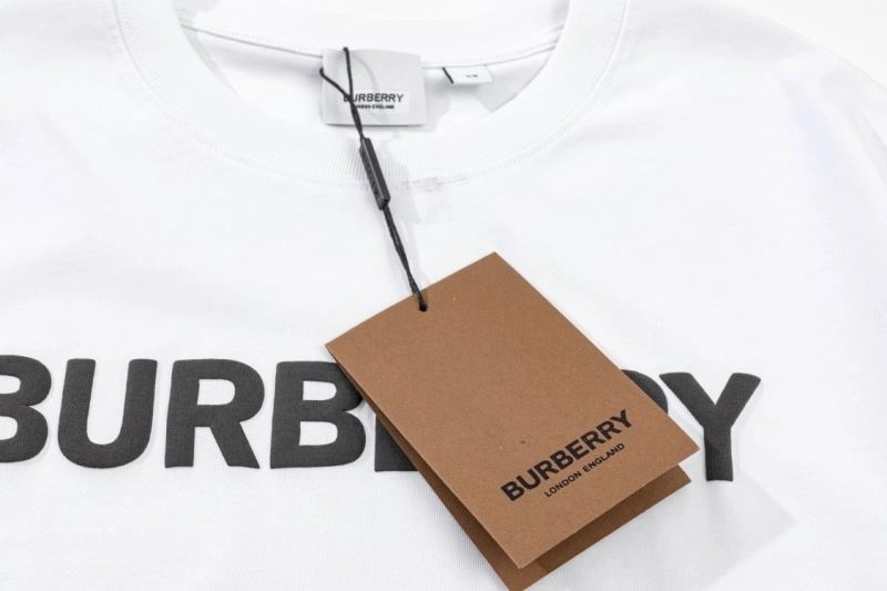 Refined Burberry T-Shirts 100111