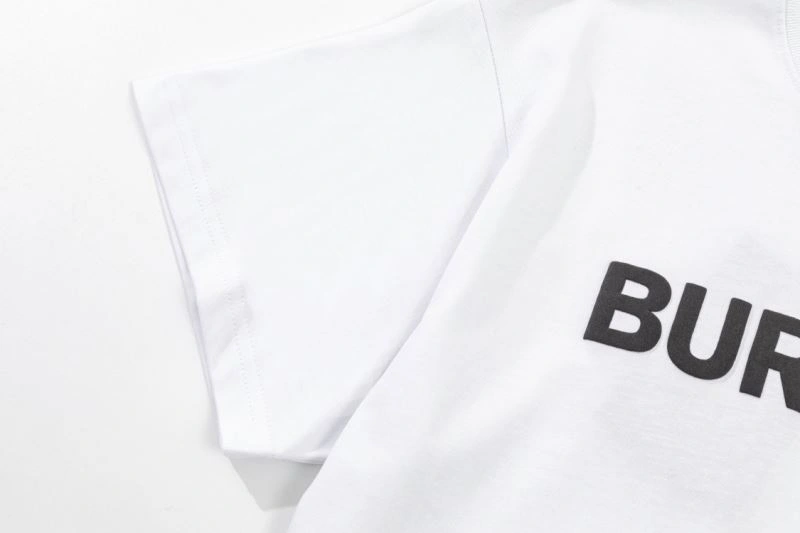Refined Burberry T-Shirts 100111