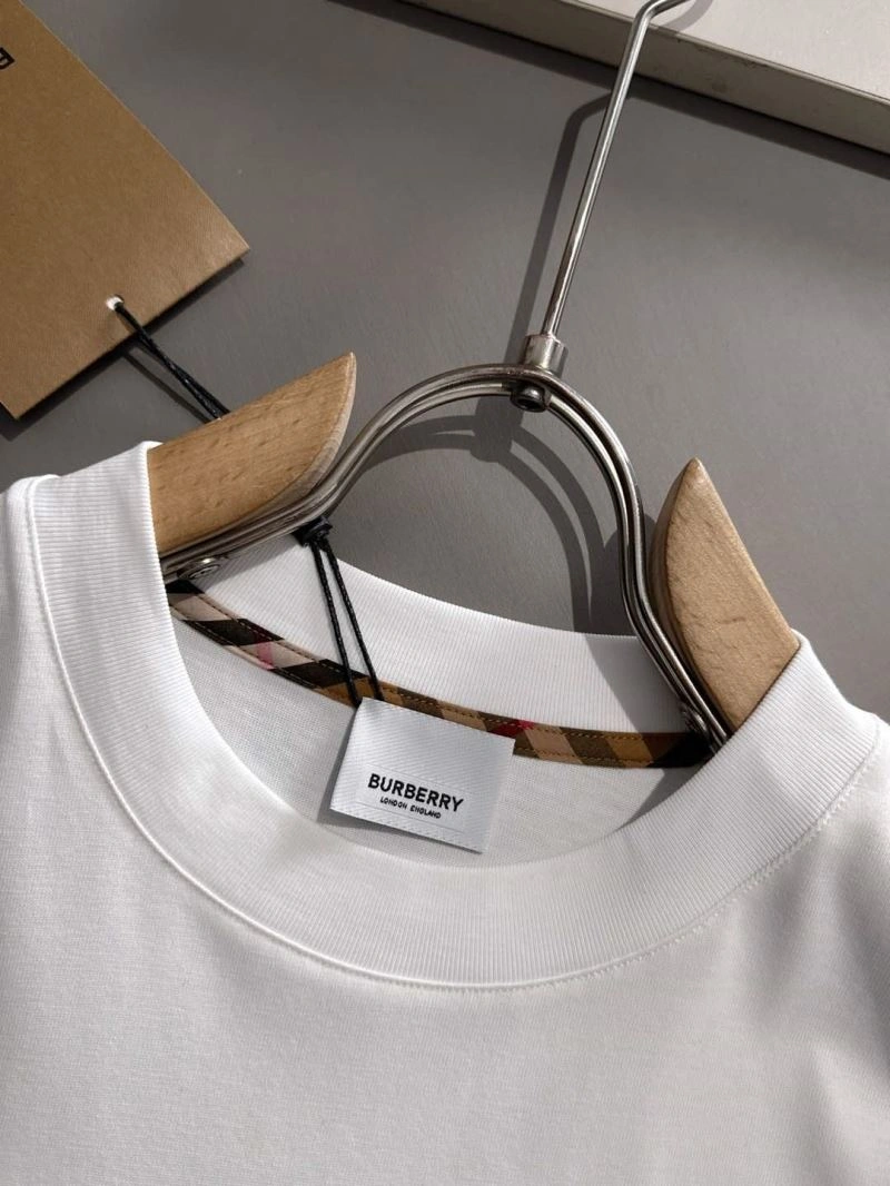 Seasonal Burberry T-Shirts 100042