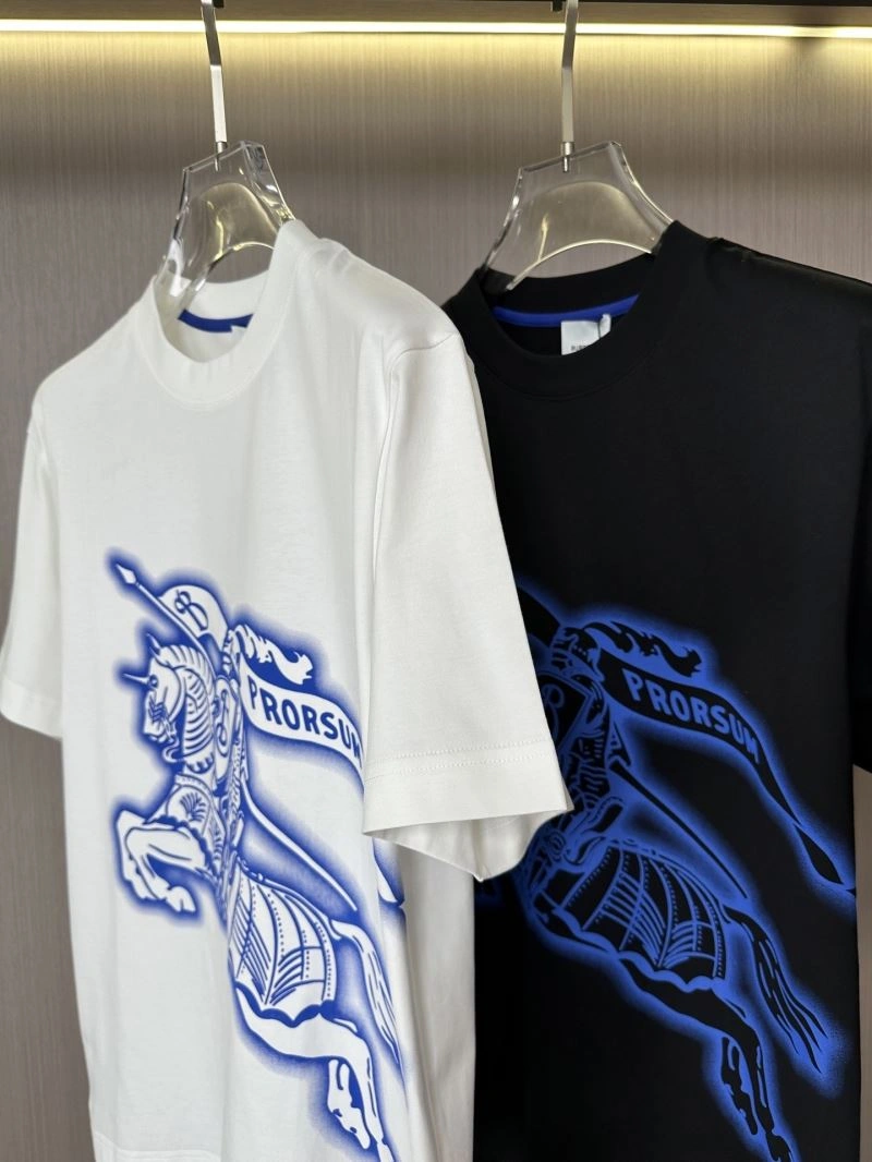 Minimalist Burberry T-Shirts 100030