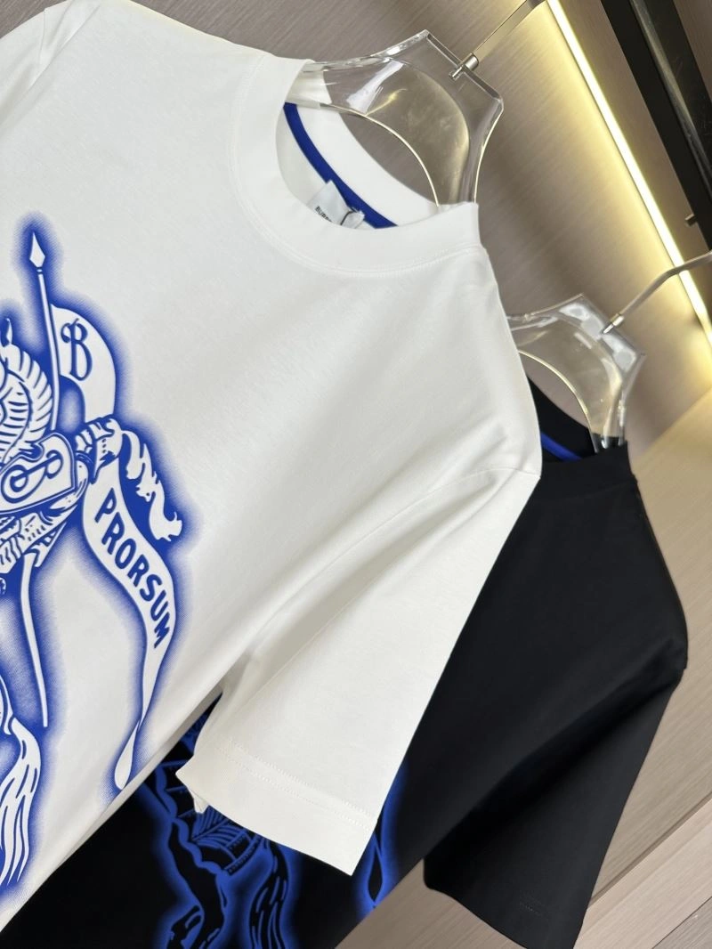 Minimalist Burberry T-Shirts 100030