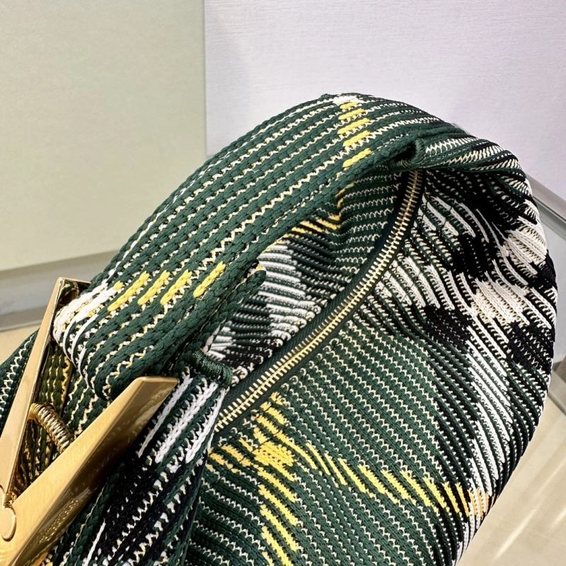 EyeCatching Burberry Top Handle Bags 64525