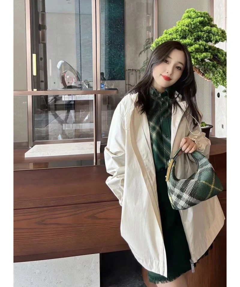 EyeCatching Burberry Top Handle Bags 64525