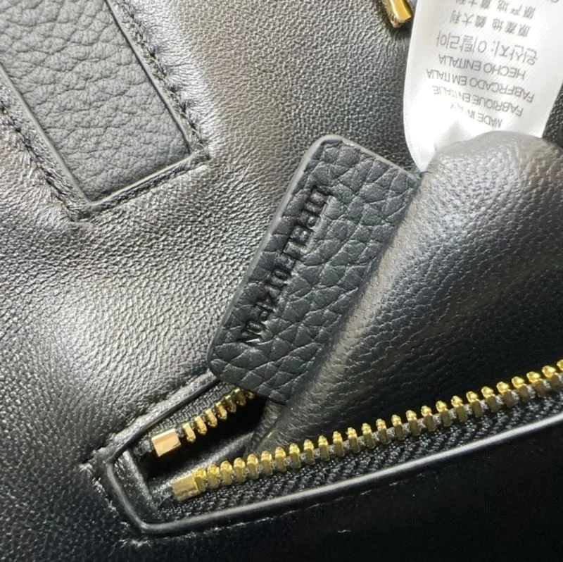 Compact Burberry Top Handle Bags 37840