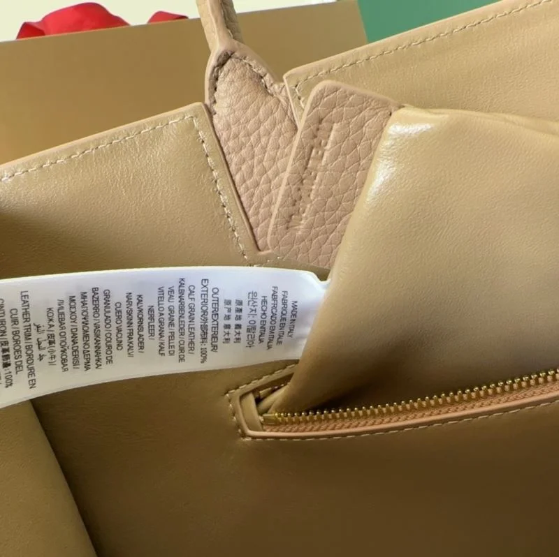 Burberry Top Handle Bags Lightweight 37836