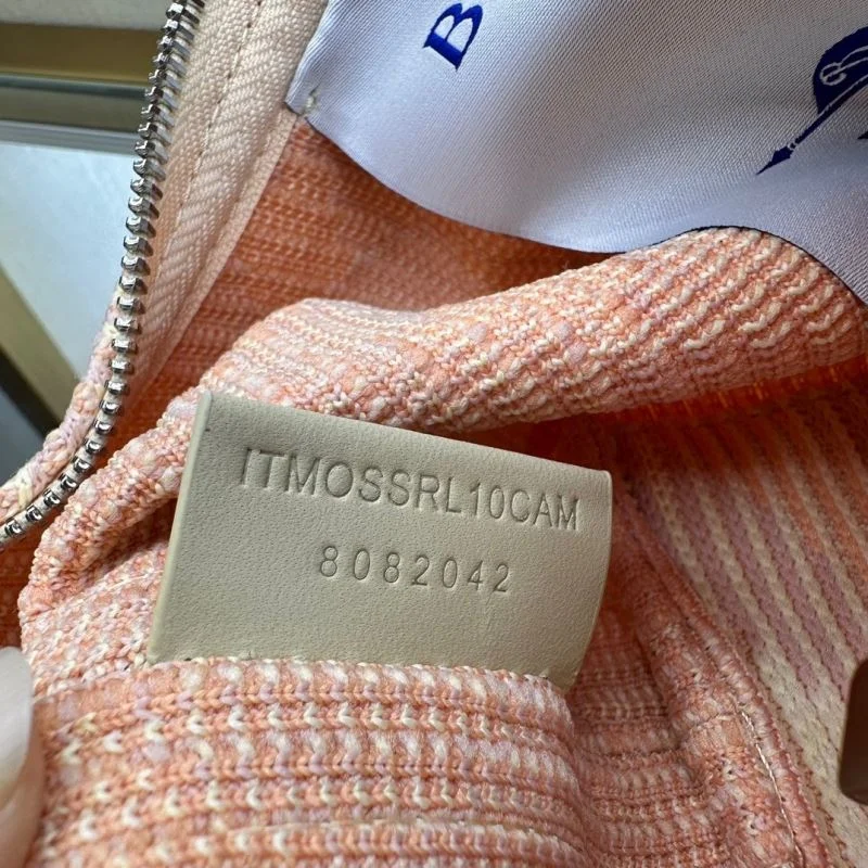 Cozy Burberry Top Handle Bags 37824