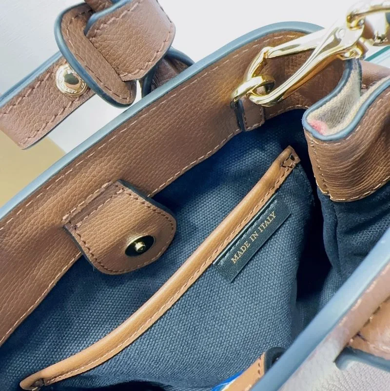 DailyWear Burberry Top Handle Bags 37815