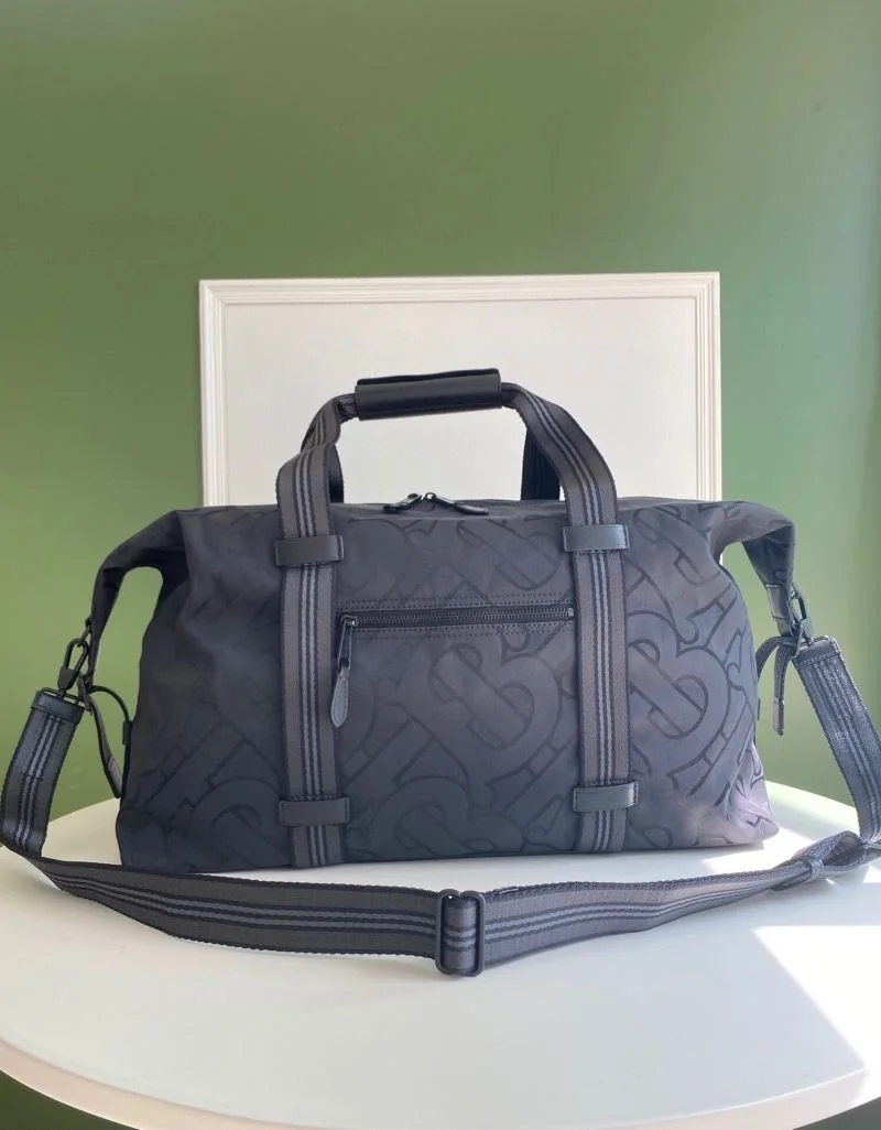 Tailored Burberry Travel Bags 37807