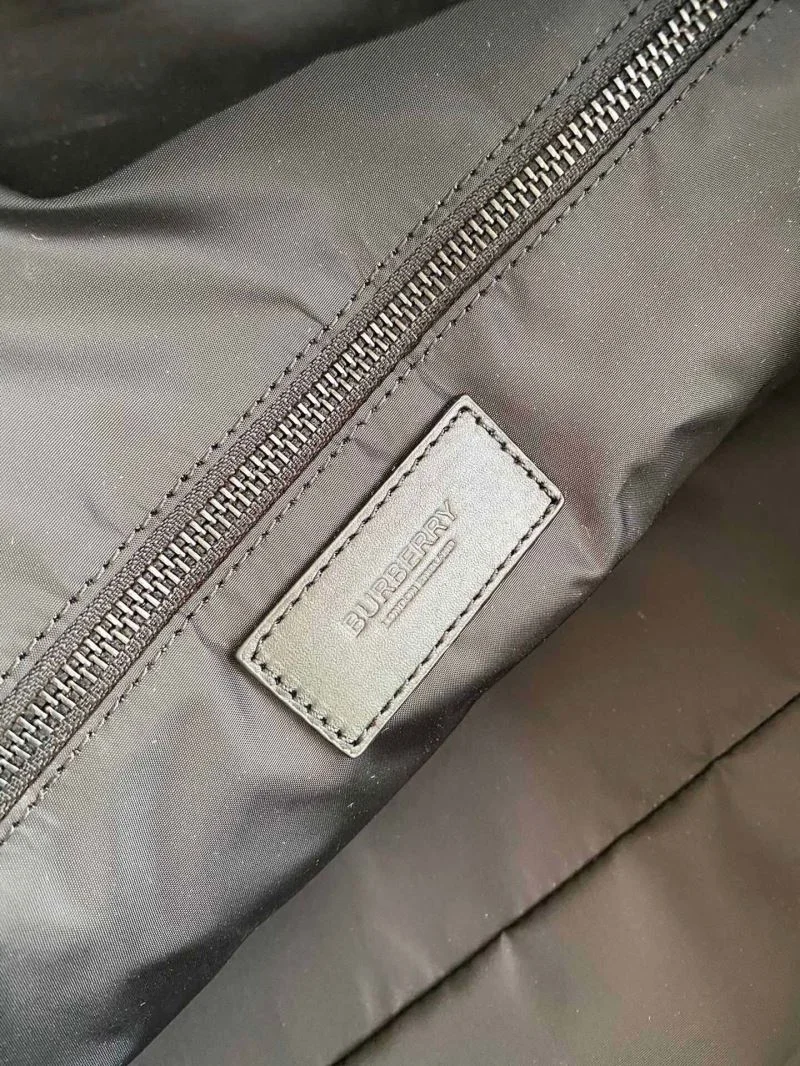 Tailored Burberry Travel Bags 37807