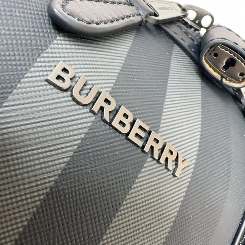Neat Burberry Travel Bags 37804