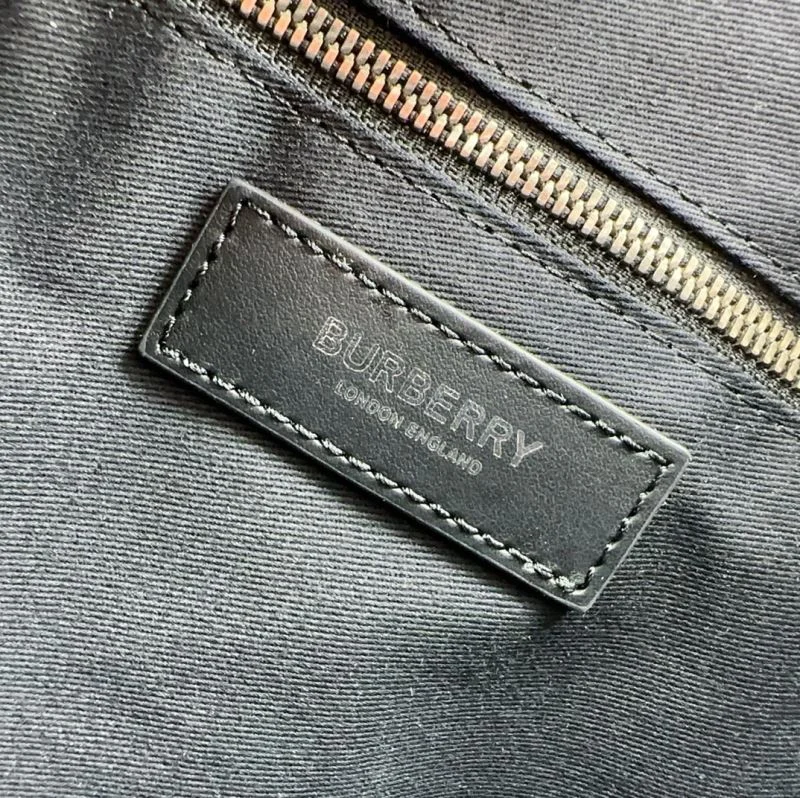 Neat Burberry Travel Bags 37804