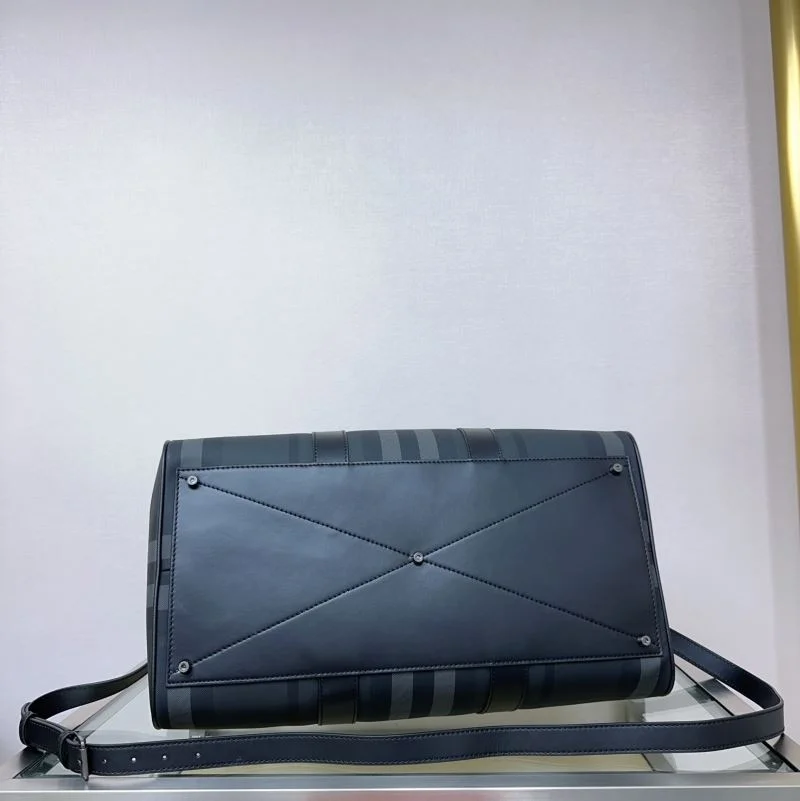 Neat Burberry Travel Bags 37804