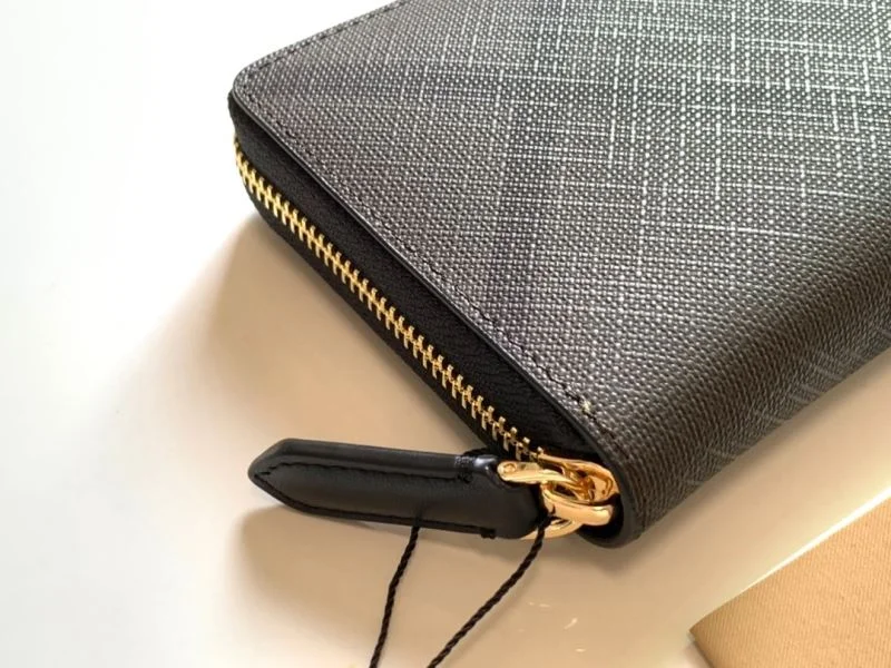 Neat Burberry Wallets Purse 37803