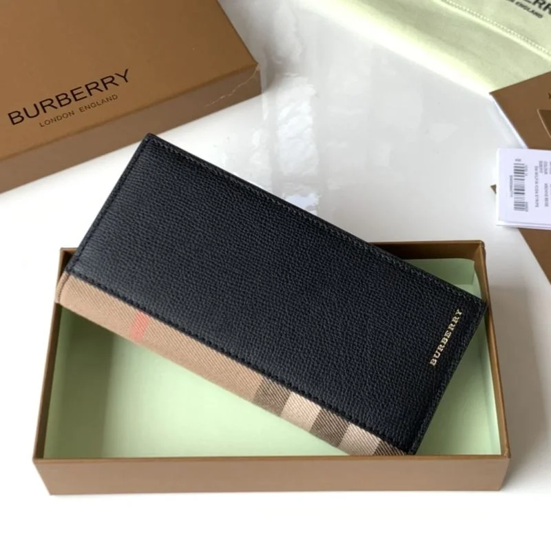 Burberry Wallets Purse Functional 37790