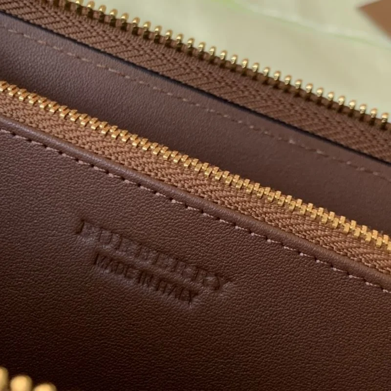 Burberry Wallets Purse DailyWear 37788