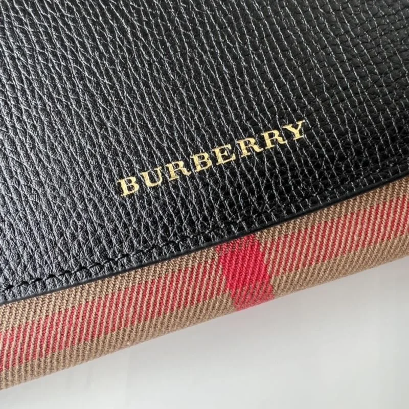 UrbanChic Burberry Wallets Purse 37789