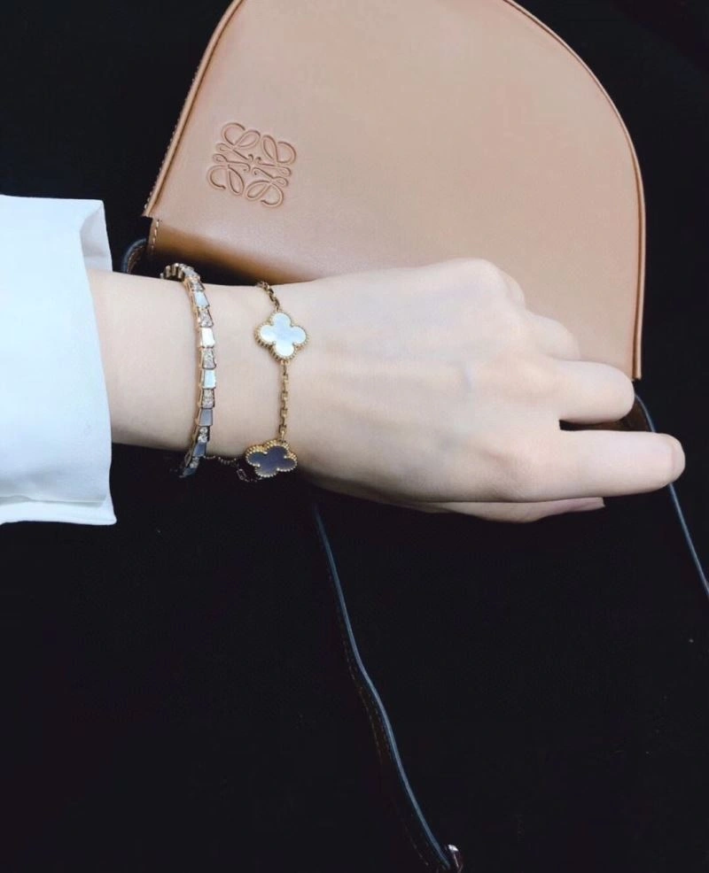 ModernLook Bvlgari Bracelets 216965
