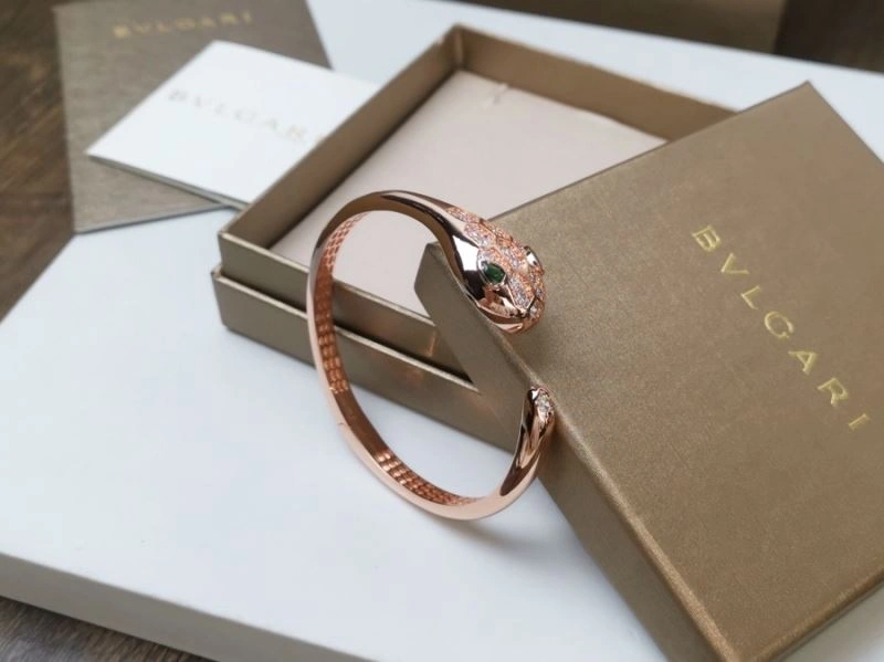 Comfortable Bvlgari Bracelets 216511