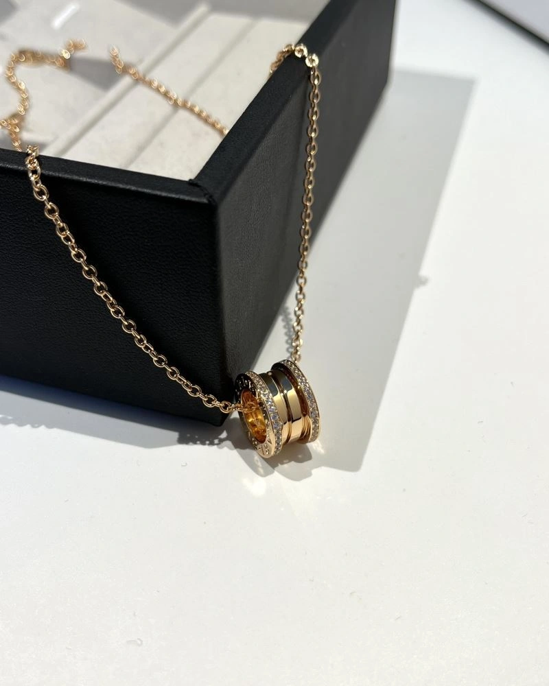 Contemporary Bvlgari Necklaces 216813
