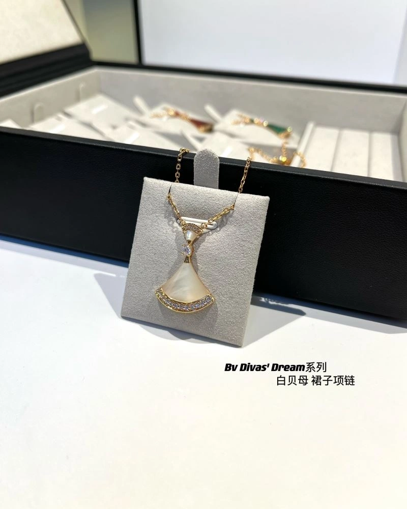 Bvlgari Necklaces Snug 216811