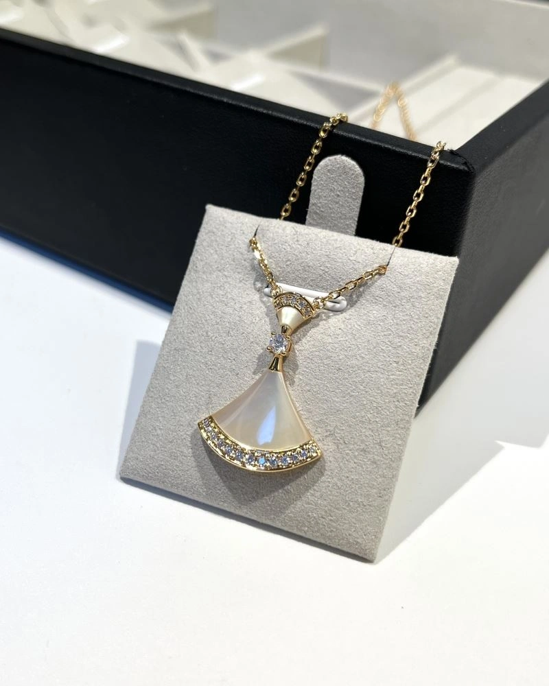 Bvlgari Necklaces Snug 216811