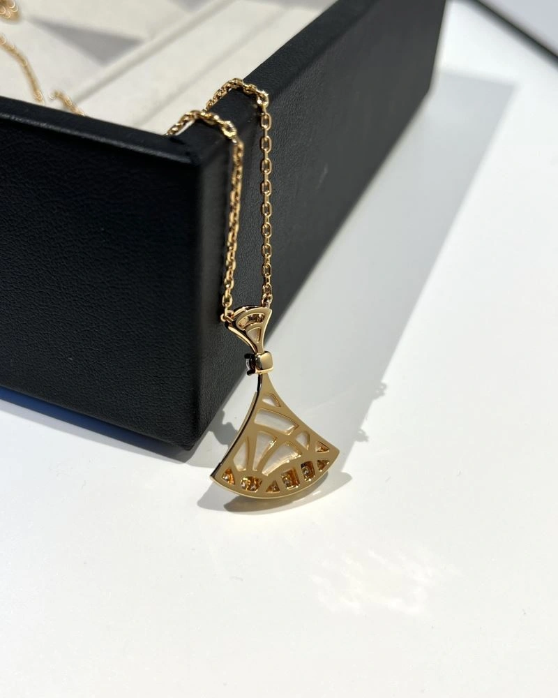 Bvlgari Necklaces Snug 216811