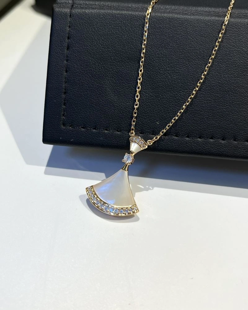 Bvlgari Necklaces Snug 216811