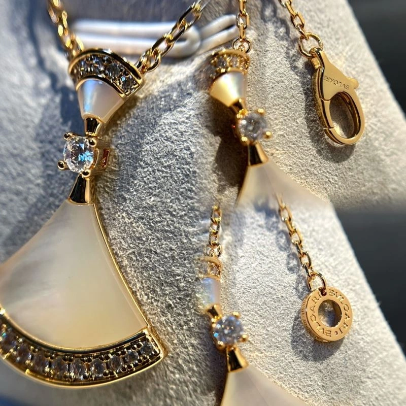 Bvlgari Necklaces Snug 216811