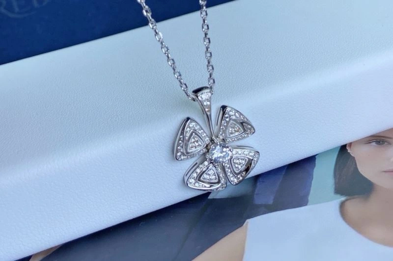 Bvlgari Necklaces Breathable 216696