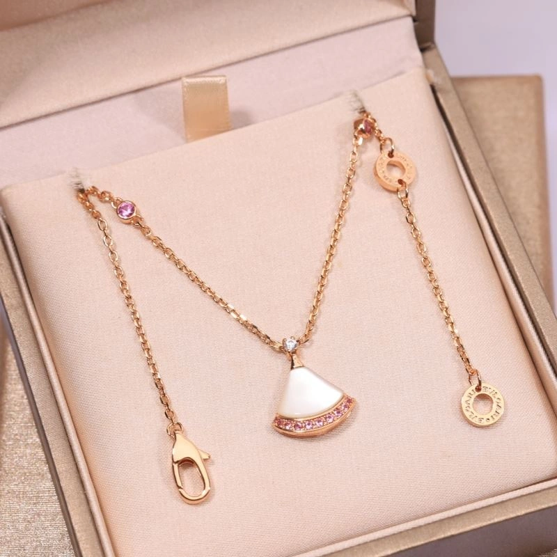 Bold Bvlgari Necklaces 216697