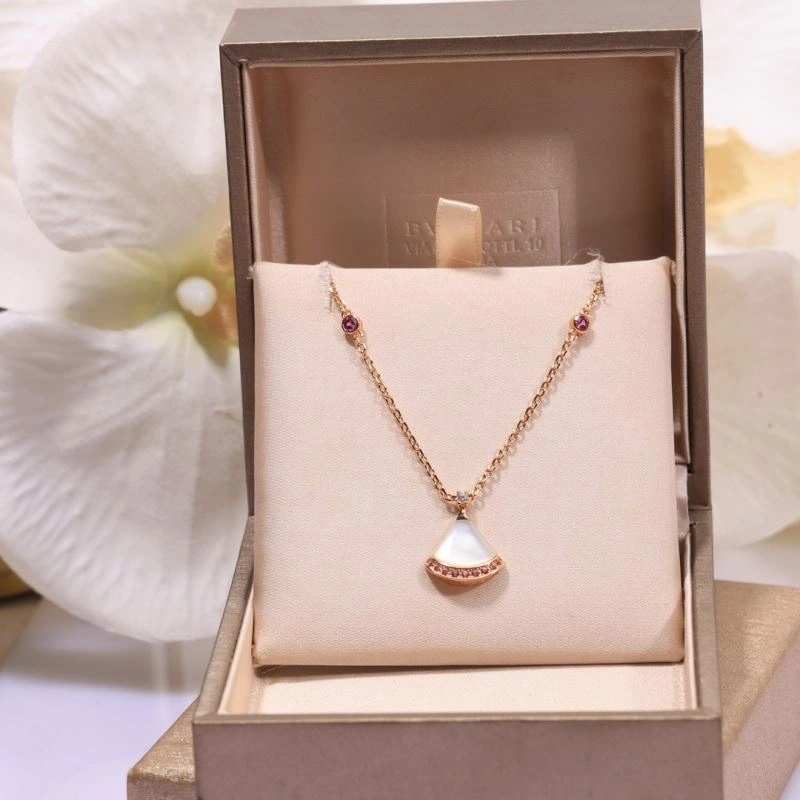 Bold Bvlgari Necklaces 216697