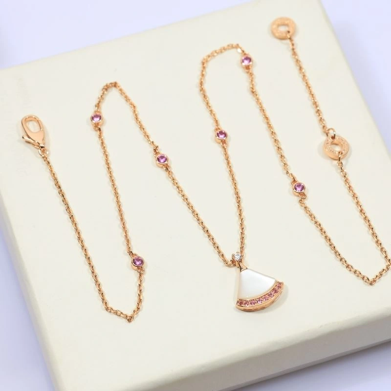 Bold Bvlgari Necklaces 216697