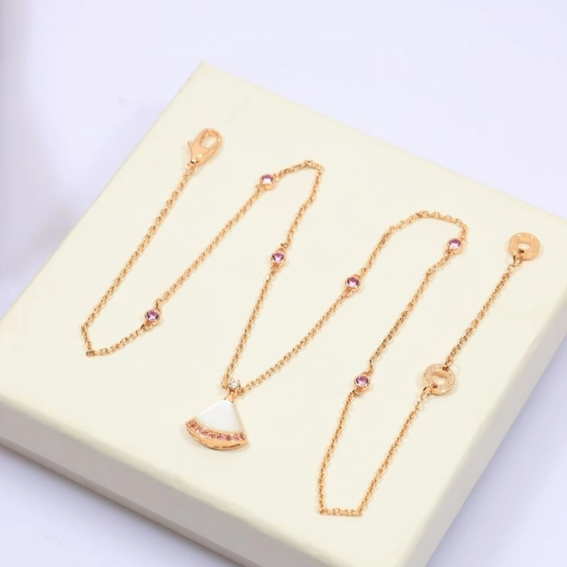 Bold Bvlgari Necklaces 216697