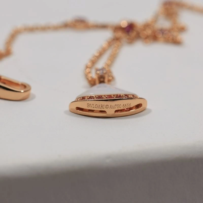 Bold Bvlgari Necklaces 216697