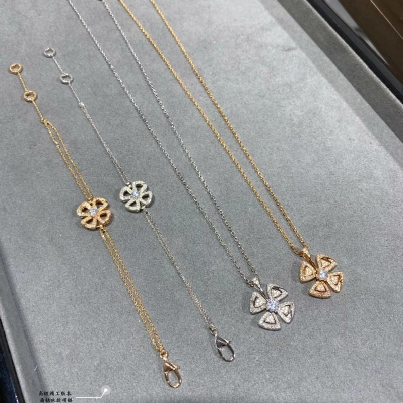 Bvlgari Necklaces Packable 216575
