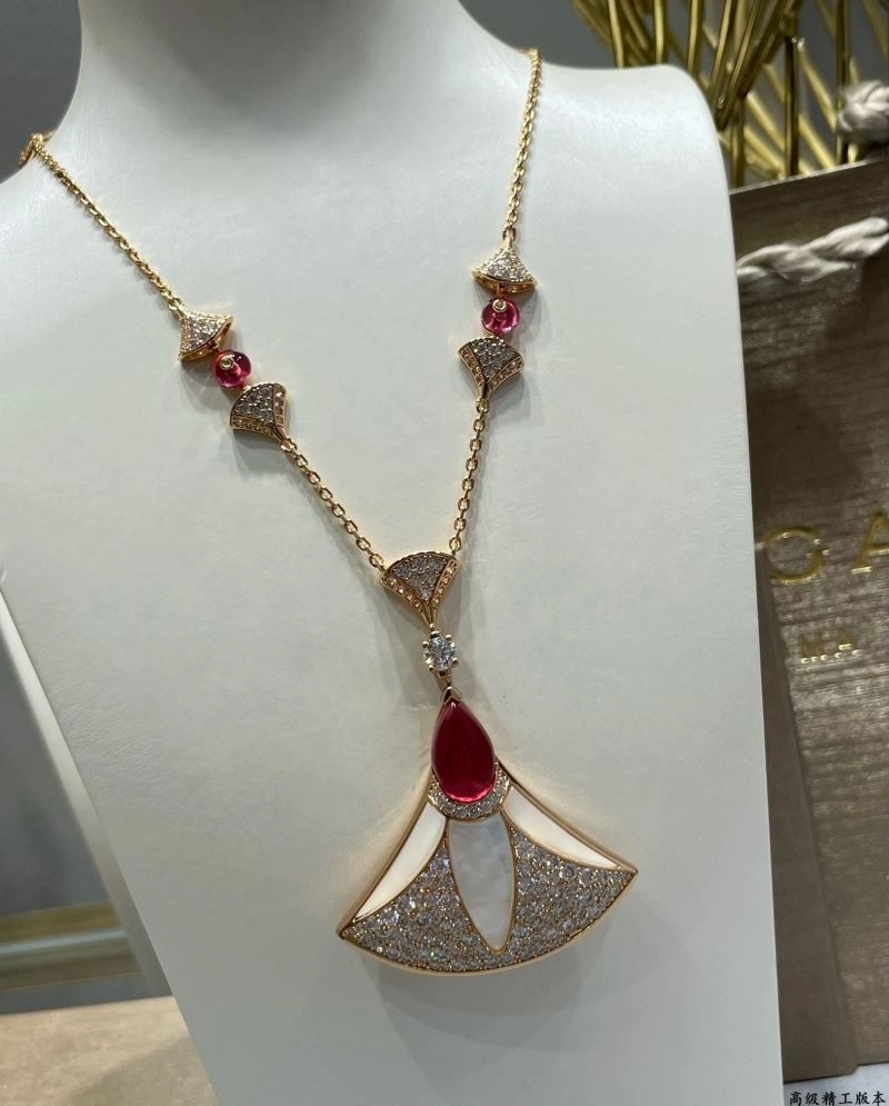 Timeless Bvlgari Necklaces 216558