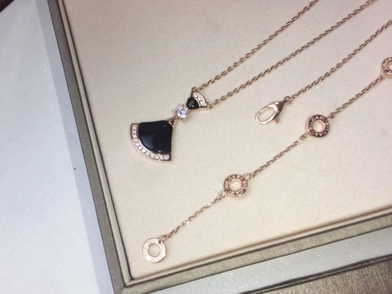 UrbanChic Bvlgari Necklaces 216548