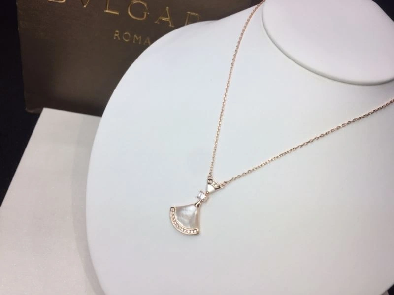 UrbanChic Bvlgari Necklaces 216548