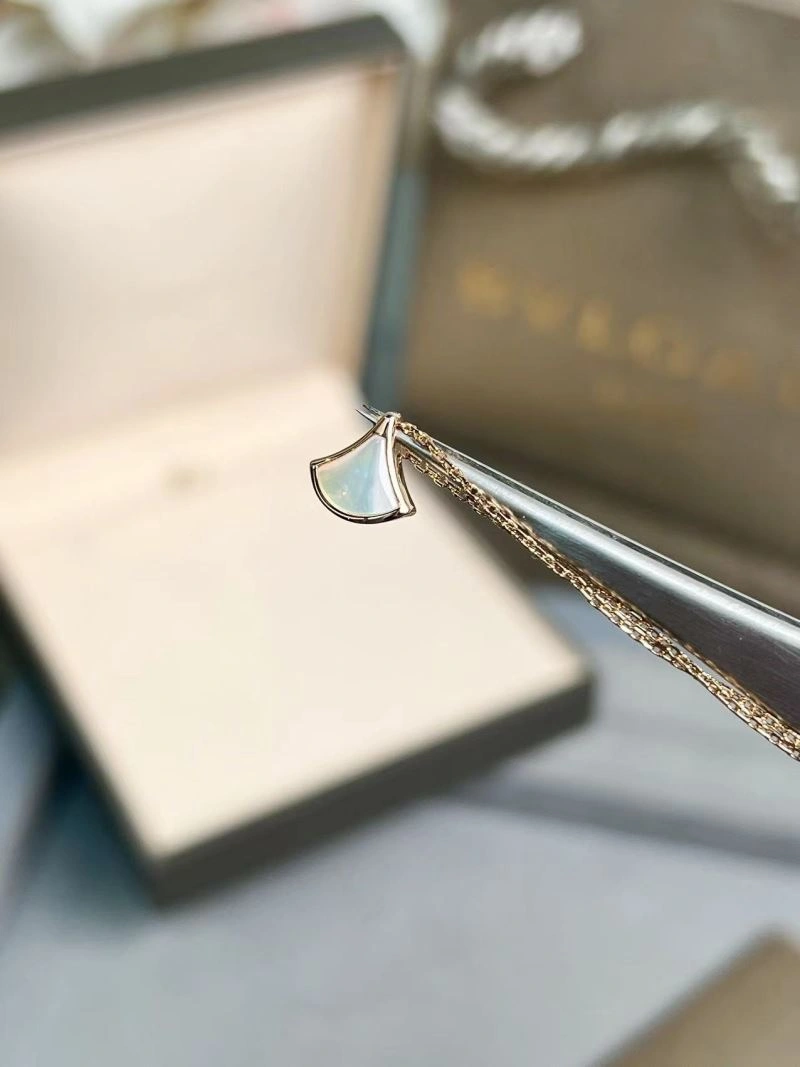Functional Bvlgari Necklaces 216551