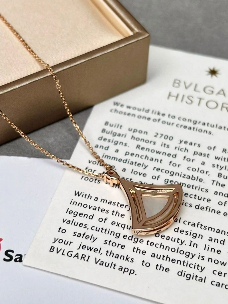 Bvlgari Necklaces Elegant 216475