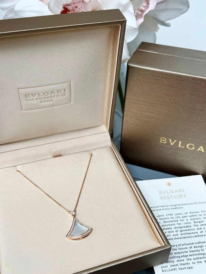 Bvlgari Necklaces Elegant 216475