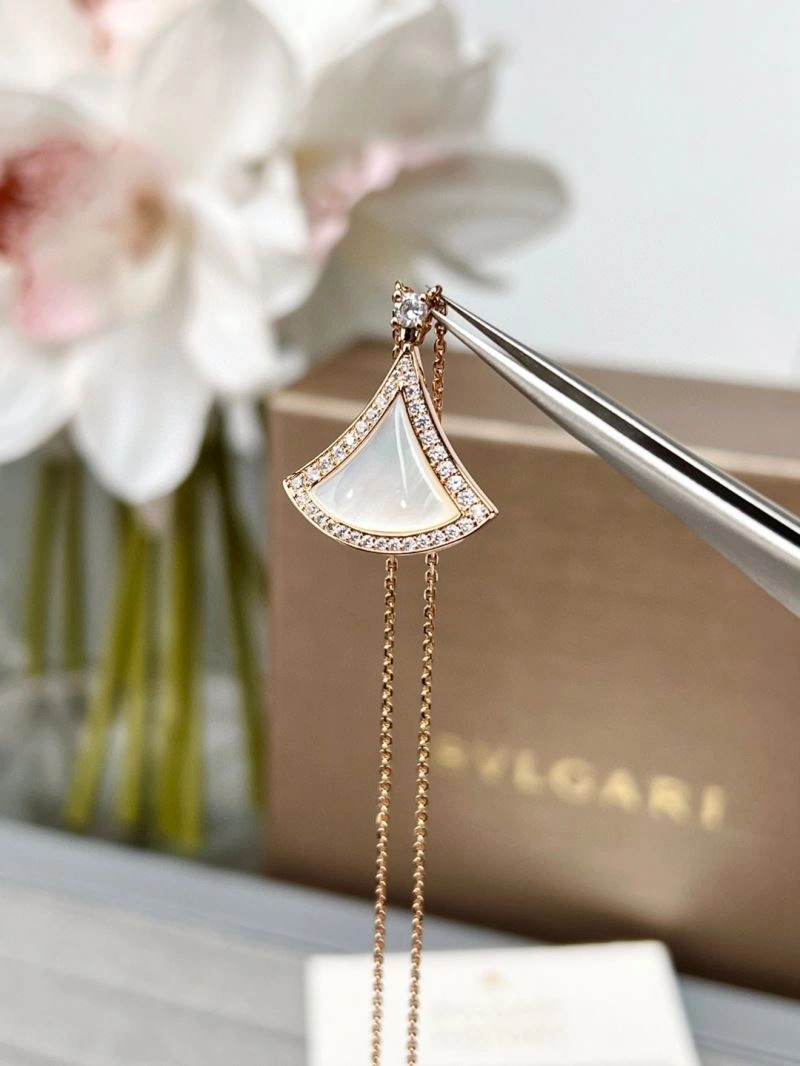 Bvlgari Necklaces Elegant 216475