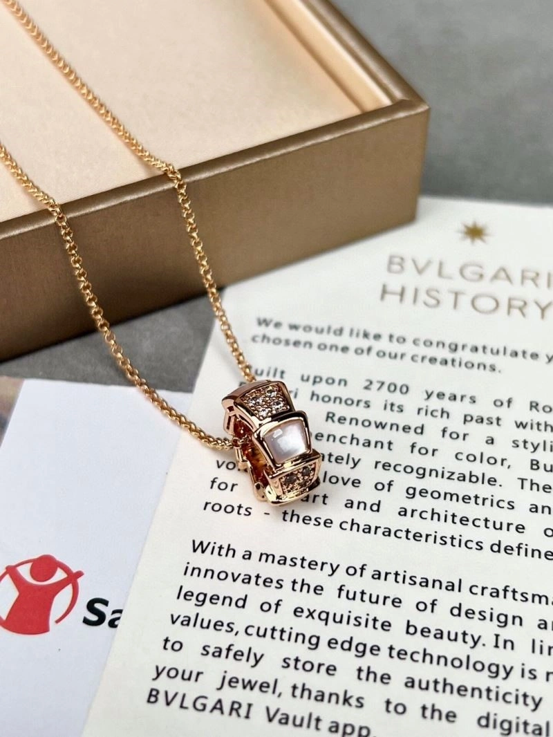 Fashionable Bvlgari Necklaces 216370