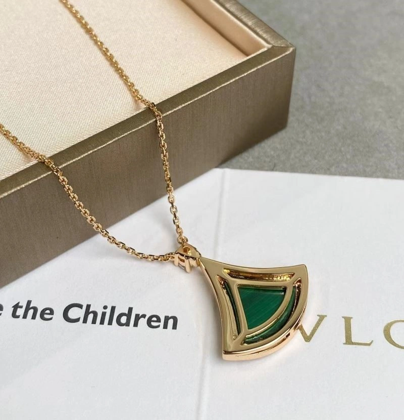 Bvlgari Necklaces Classic 216366