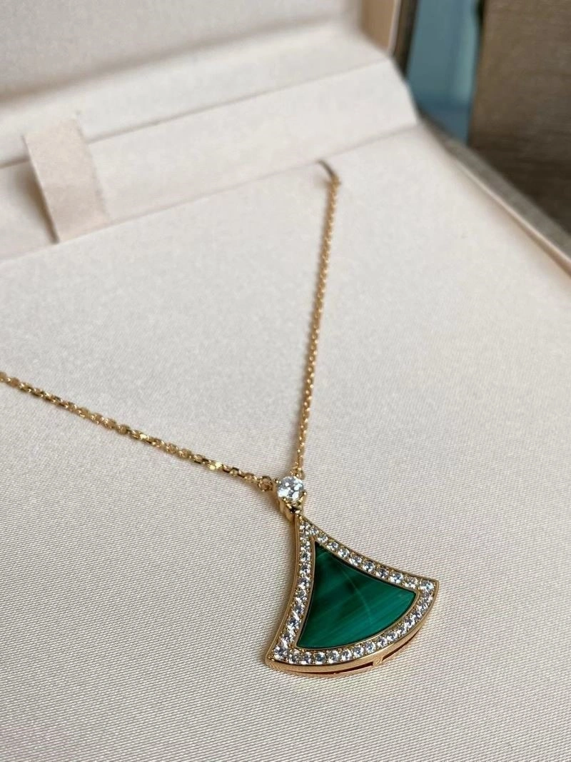 Bvlgari Necklaces Classic 216366